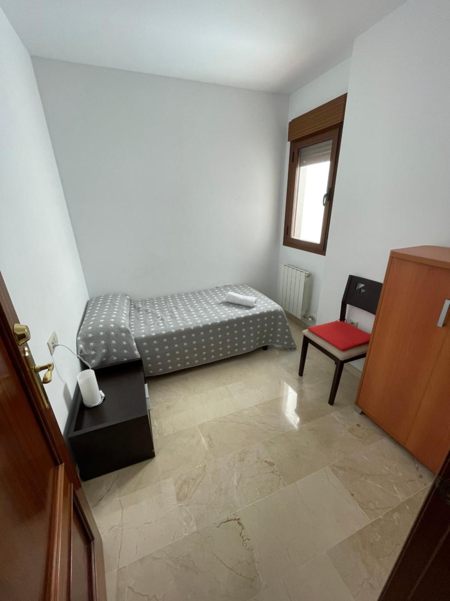 Apartamento Piso Compartido Delyrent En San Ildefonso Jaén Habitación foto